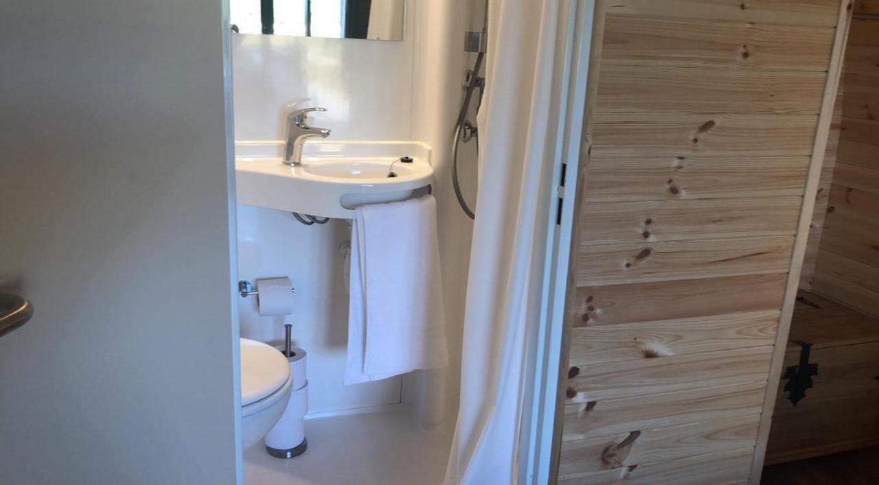 Superior Glamping Pod With Hot Tub Hotell Frodsham Exteriör bild